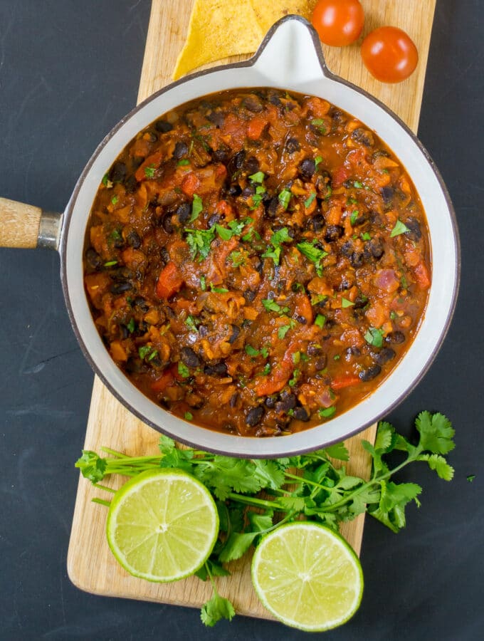 Smoky Black Bean Chilli with Chipotle Paste The Veg Space easy recipes