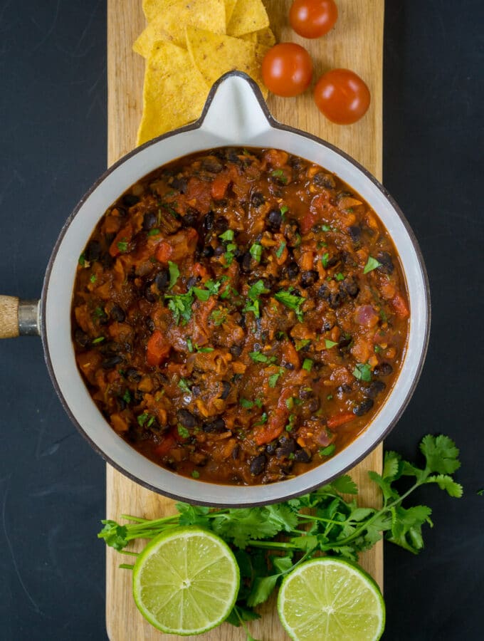 Smoky Black Bean Chilli with Chipotle Paste The Veg Space easy recipes