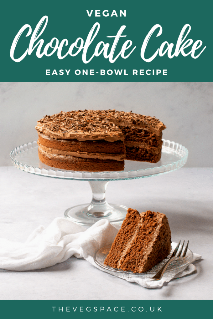 An easy vegan chocolate cake recipe - just one bowl with no unusual ingredients, moist and choclatey #vegan #TheVegSpace